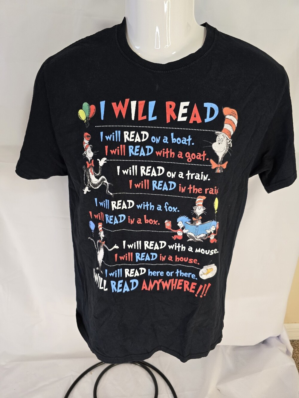 Dr. Seuss "I Will Read Anywhere" Black Graphic Tee Shirt - Size Medium